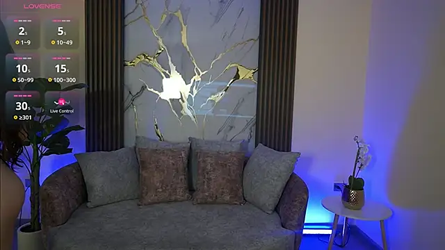 TessaaFox online show from December 2025 12:09:02 PM