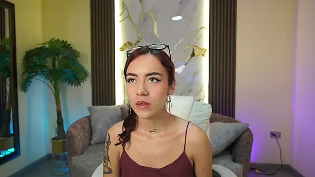 TessaaFox online show from December 2025 11:34:02 AM