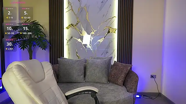 Snapshot of TessaaFox chatting on November 2025 11:37:01 AM TessaaFox online show from November 2025 11:37:01 AM