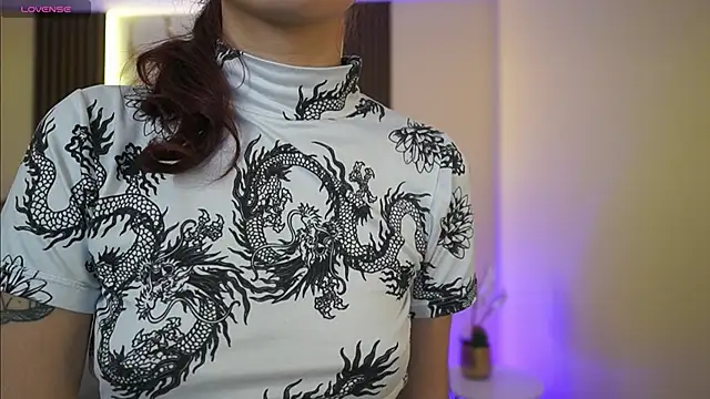 TessaaFox online show from December 2025 12:09:02 PM