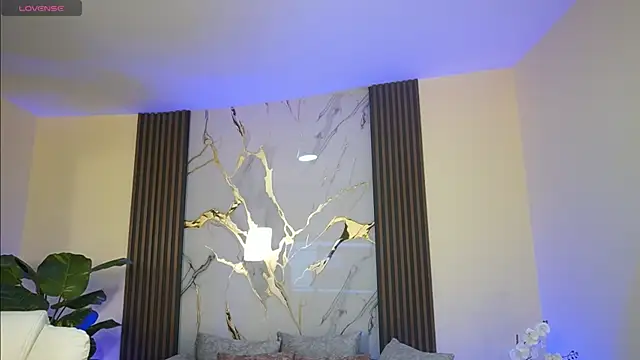 TessaaFox online show from December 2025 11:35:01 AM