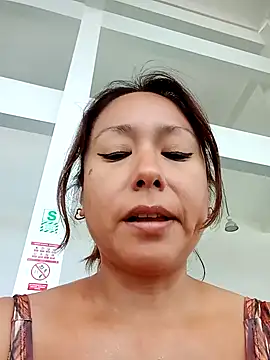 Zulreyna online show from March 2026 04:51:02 PM