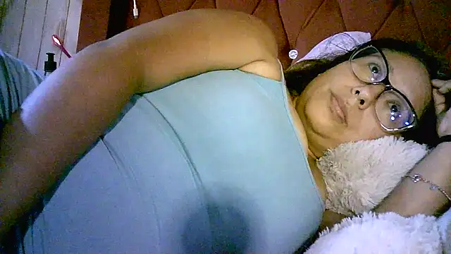 Zulreyna online show from April 2026 02:35:01 AM