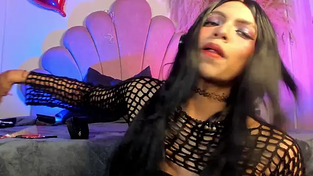 Dominique Rae online show from March 2026 07:43:02 PM