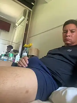 Maluma1995 online show from January 2026 01:36:01 PM