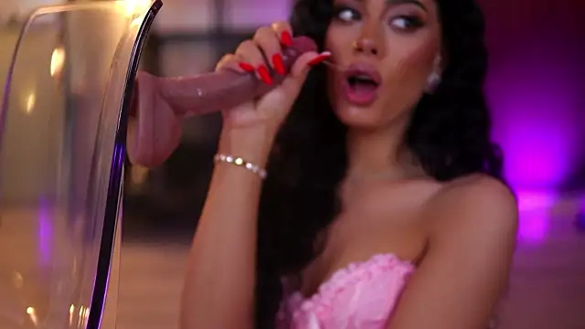 RavennaDArcy online show from February 2026 08:30:01 PM