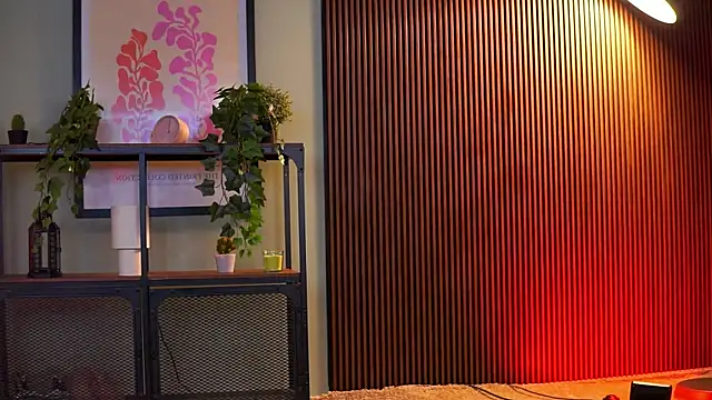 RavennaDArcy online show from December 2025 07:16:02 PM