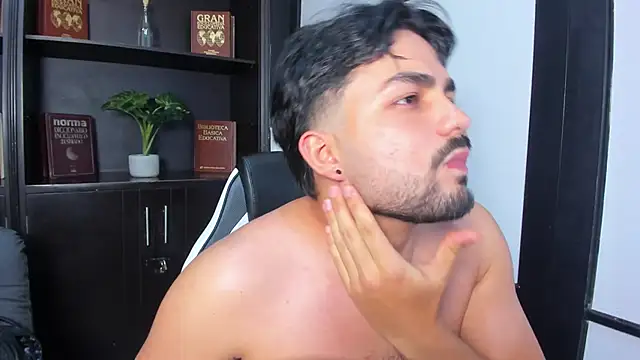 Snapshot of JonnSnow_ chatting on November 2025 04:06:01 AM JonnSnow online show from November 2025 04:06:01 AM