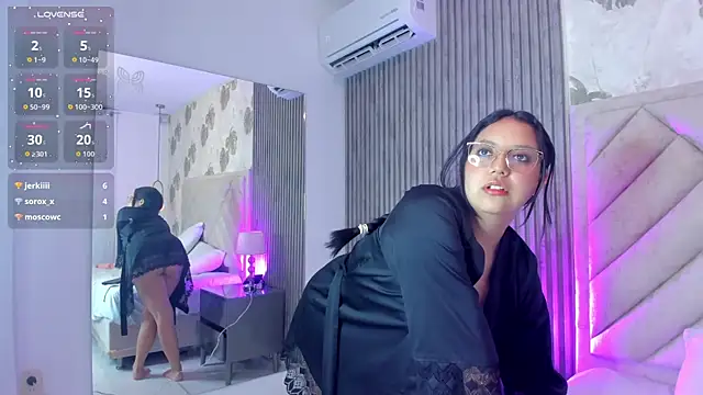 Snapshot of Chloe-Jones1 chatting on November 2025 09:47:01 PM Chloe-Jones1 online show from November 2025 09:47:01 PM