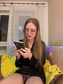 Snapshot of EveLunny chatting on January 2026 01:31:02 AM EveLunny online show from January 2026 01:31:02 AM