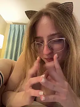 EveLunny online show from March 2026 05:07:01 AM