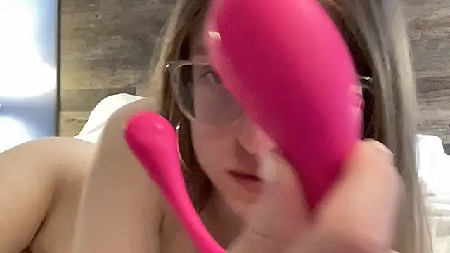 EveLunny online show from April 2026 08:55:02 PM