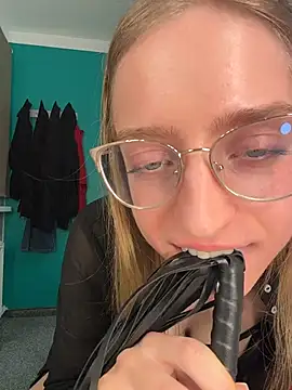 EveLunny online show from November 2025 01:27:02 AM