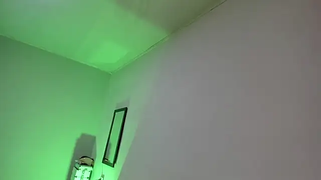 luanaw1 online show from February 2026 03:57:01 PM