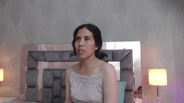 GiselaZivic online show from April 2026 06:56:02 PM