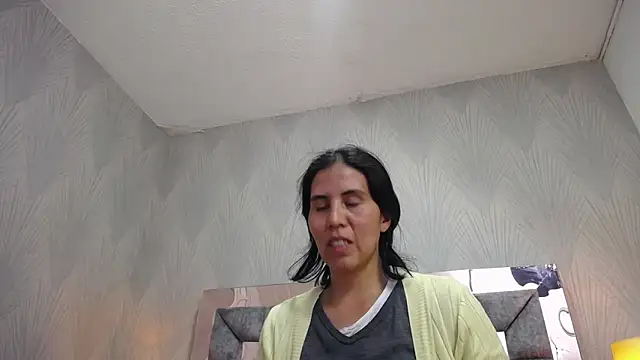 GiselaZivic online show from May 2026 07:07:01 PM