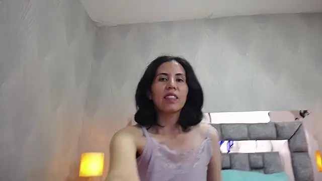 GiselaZivic online show from May 2026 06:33:01 PM