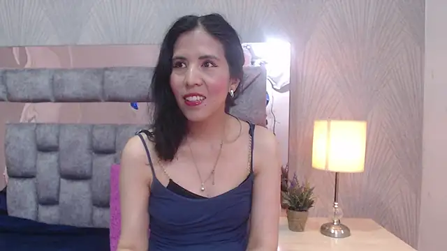 GiselaZivic online show from December 2025 03:44:01 PM