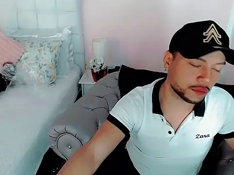 sebastian cruz  online show from November 2025 07:18:01 PM