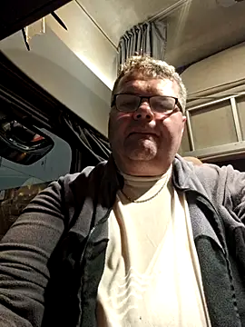 Grase44 online show from November 2025 03:50:02 AM