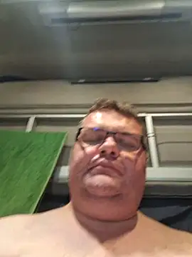 Grase44 online show from March 2026 06:57:01 PM