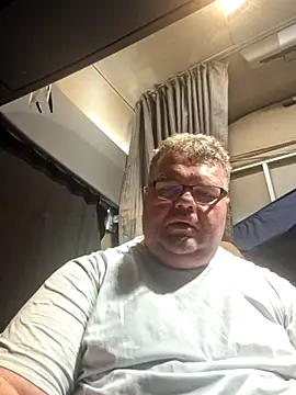 Snapshot of Grase44 chatting on November 2025 03:05:02 PM Grase44 online show from November 2025 03:05:02 PM