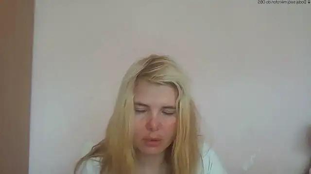 Snapshot of HornyElena chatting on May 2026 03:28:01 PM HornyElena online show from May 2026 03:28:01 PM