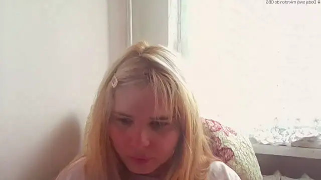 Snapshot of HornyElena chatting on May 2026 12:28:01 PM HornyElena online show from May 2026 12:28:01 PM