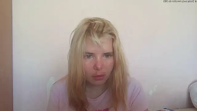 Snapshot of HornyElena chatting on May 2026 03:07:01 PM HornyElena online show from May 2026 03:07:01 PM