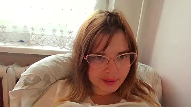 HornyElena online show from December 2025 01:43:02 PM