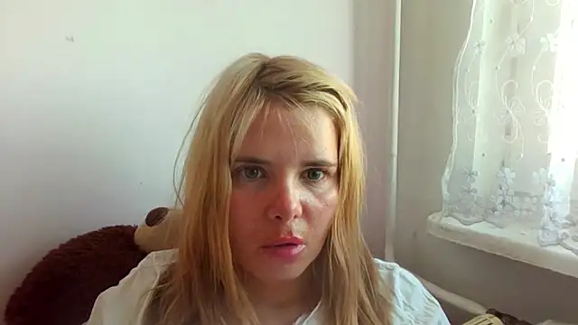 HornyElena online show from April 2026 04:24:02 PM