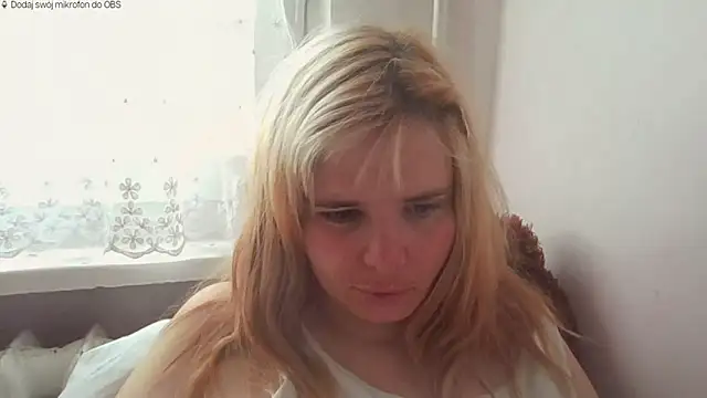 Snapshot of HornyElena chatting on May 2026 04:18:01 PM HornyElena online show from May 2026 04:18:01 PM
