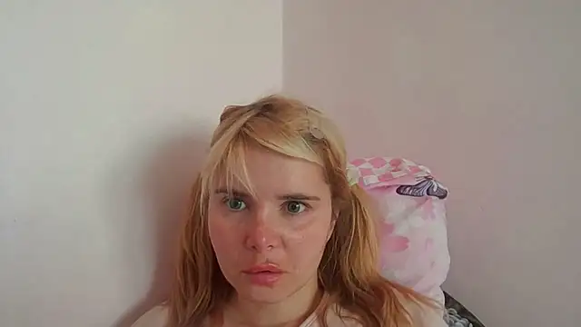 Snapshot of HornyElena chatting on July 2026 12:17:02 PM HornyElena online show from July 2026 12:17:02 PM