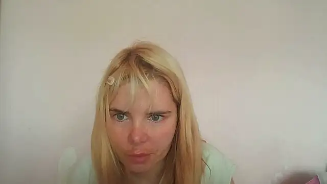 Snapshot of HornyElena chatting on July 2026 08:14:01 AM HornyElena online show from July 2026 08:14:01 AM