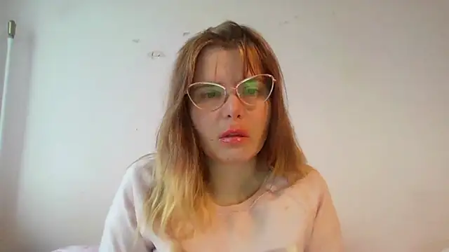 HornyElena online show from November 2025 02:06:02 PM