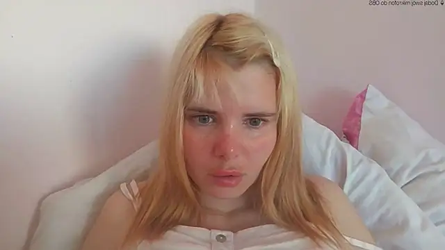 Snapshot of HornyElena chatting on June 2026 02:50:02 PM HornyElena online show from June 2026 02:50:02 PM