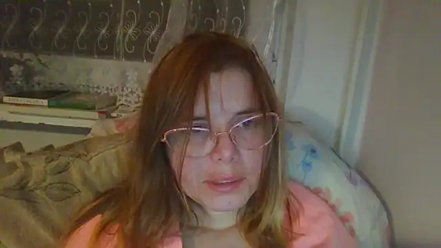 HornyElena online show from December 2025 08:50:01 PM