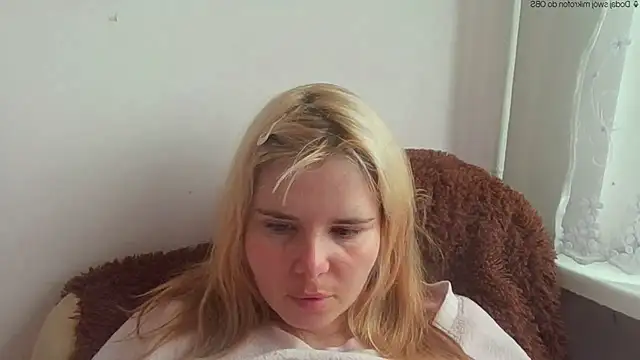 Snapshot of HornyElena chatting on May 2026 03:06:02 PM HornyElena online show from May 2026 03:06:02 PM