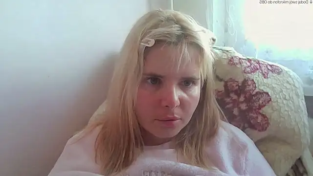 Snapshot of HornyElena chatting on May 2026 04:04:02 PM HornyElena online show from May 2026 04:04:02 PM