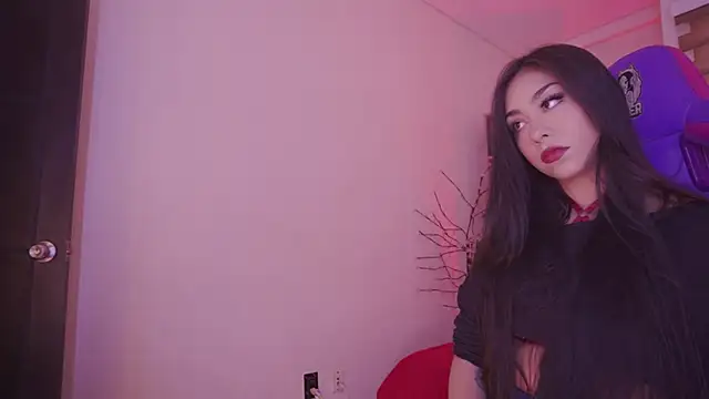 ivette k online show from November 2025 01:15:02 PM