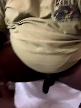 Pull N Tug1 online show from December 2025 07:04:02 PM