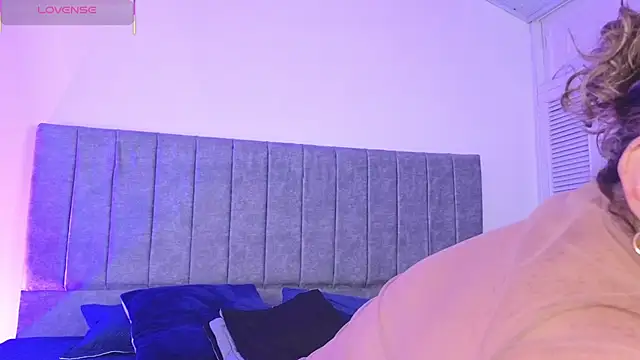 CurvyRosse  online show from December 2025 12:11:01 PM