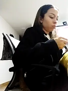 LuluuBerry online show from December 2025 11:51:01 PM