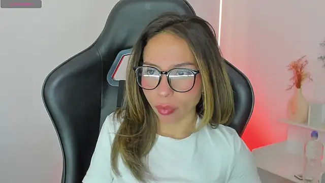 LuluuBerry online show from November 2025 11:43:02 AM