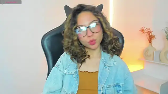 LuluuBerry online show from December 2025 04:41:01 PM