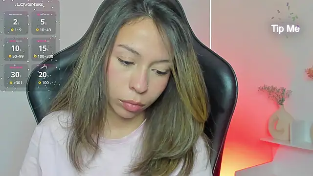 LuluuBerry online show from November 2025 10:59:01 AM