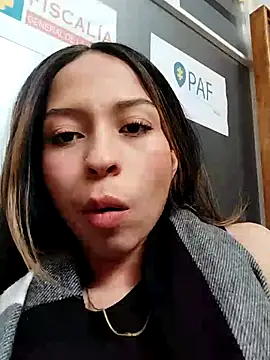 LuluuBerry online show from November 2025 07:52:02 PM