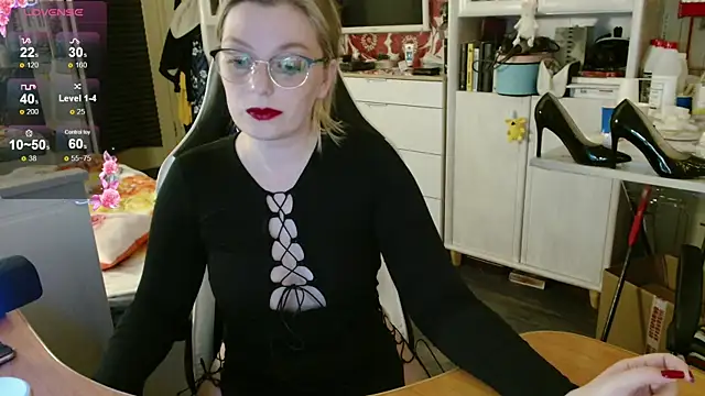 dominyantrix online show from December 2025 09:15:01 PM