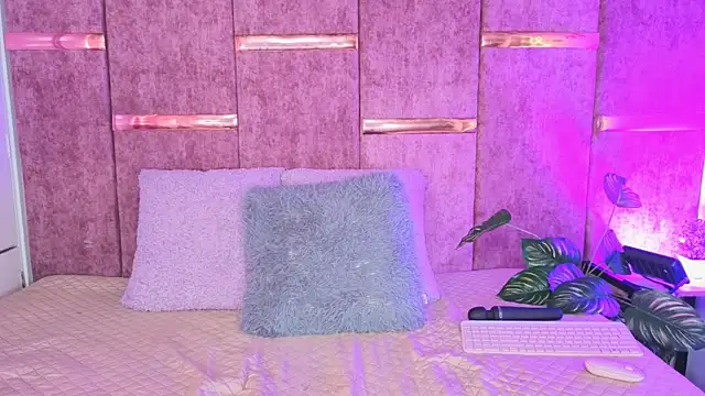  ViolletteNoir  online show from December 2025 08:12:02 PM