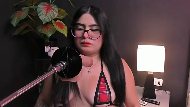 Amy whittee online show from March 2026 03:43:01 AM